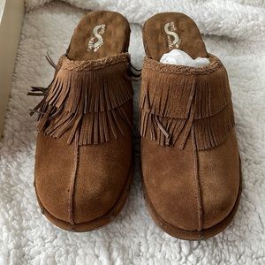 SoftWalk fringed mule size 12M